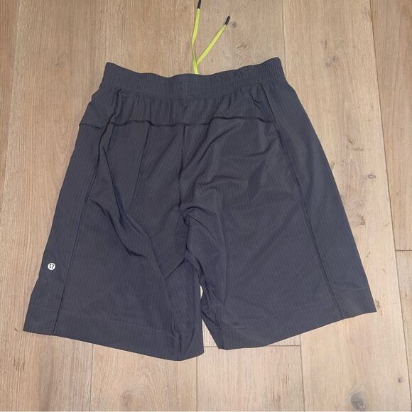 Lululemon Running, Training Basketball Shorts Grey w Black Pinstripe 11"… - Picture 2 of 7
